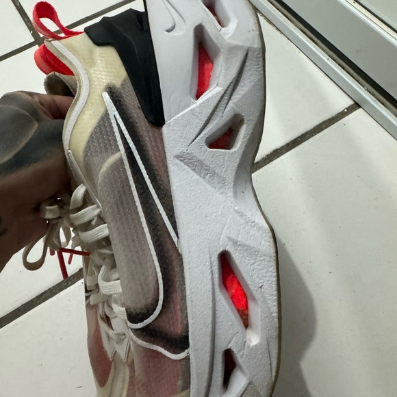 nike sneakers - Picture 6 of 6